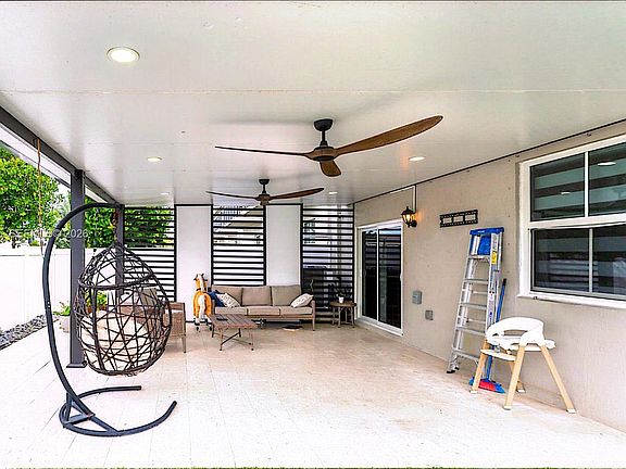 5th image of 763 SE 18th St