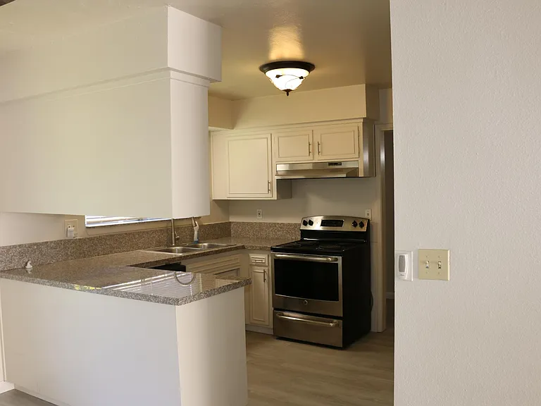 617 W Granger Ave #27 — Photo 5