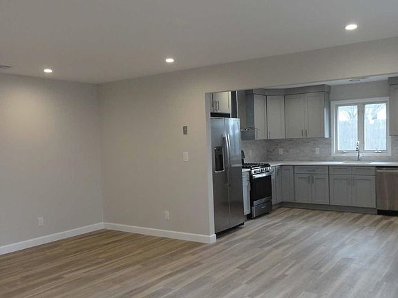 5th image of 244 Columbia Ave #2