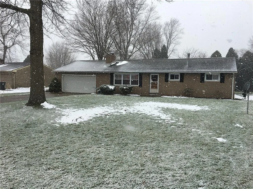 6707 Kirby Ave NE photo 1