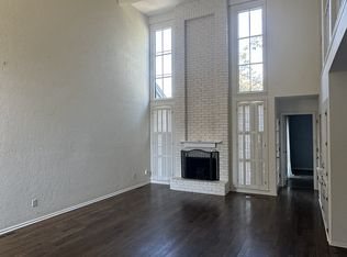 4302 W 111th Ter, Leawood, KS 66211