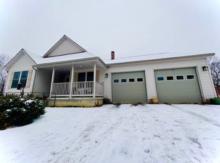 9 Mount View Dr, Veazie, ME 04401