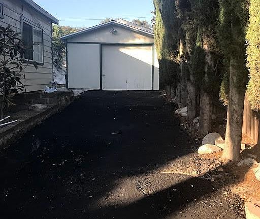 3rd image of 2657 Pickens Ave