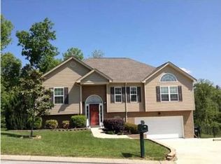 7483 Pfizer Dr, Ooltewah, TN 37363