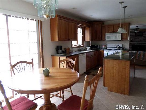 4th image of 6613 Temple Dr
