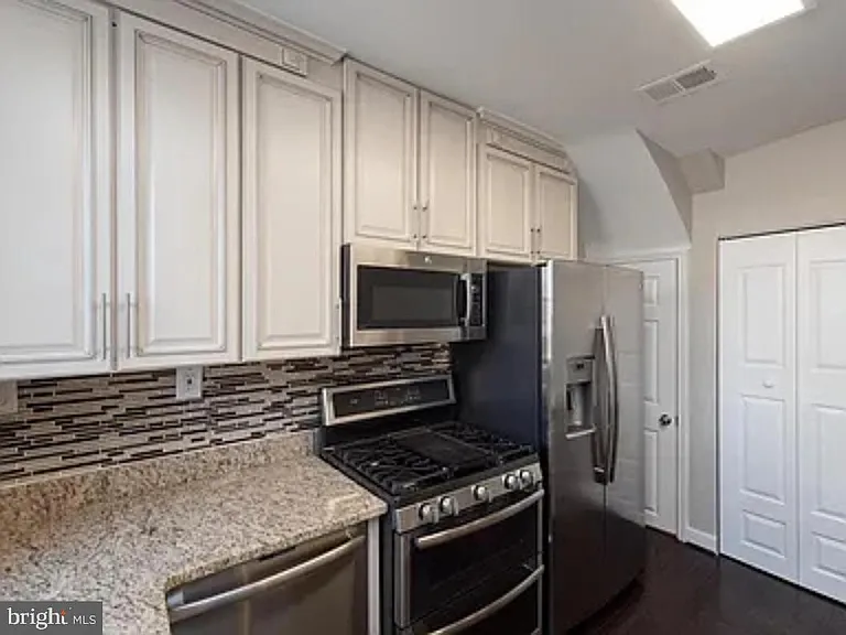 465 Luray Pl NW — Photo 23