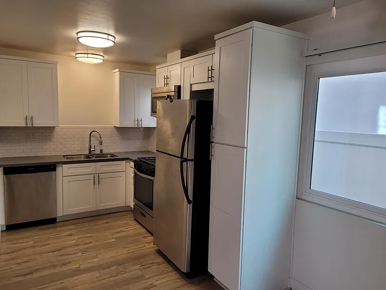 2703 Curtis Ave #B2 — Photo 2