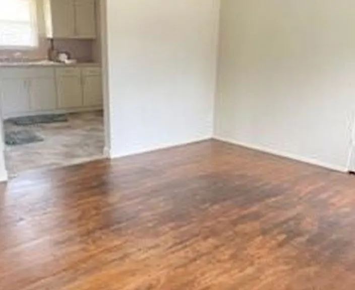 184 Kenwood Ave — Photo 6