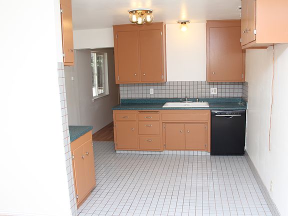 3rd image of 2878 Prouty Ln