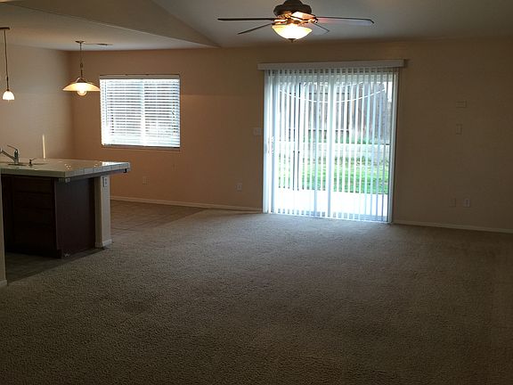 Great room open to breakfast nook