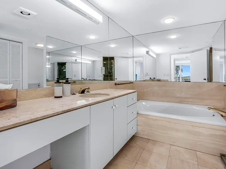 4201 N Ocean Blvd #203 — Photo 43