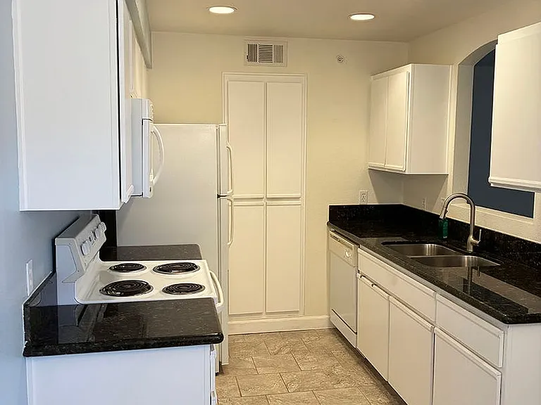 6850 Sharlands Ave #F-2030 — Photo 2