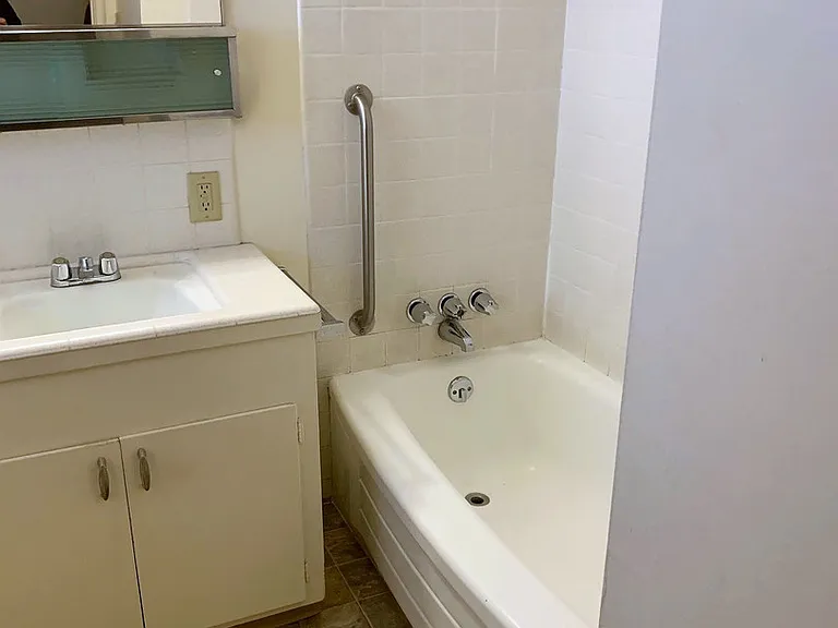 Walnut 409 W — Photo 8