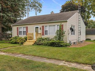 719 E 3rd St, Belvidere, IL 61008