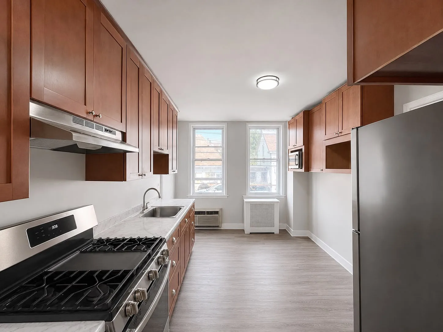 4 bed, 1.5 bath, 2300 sqft, $3,500 — Photo 3