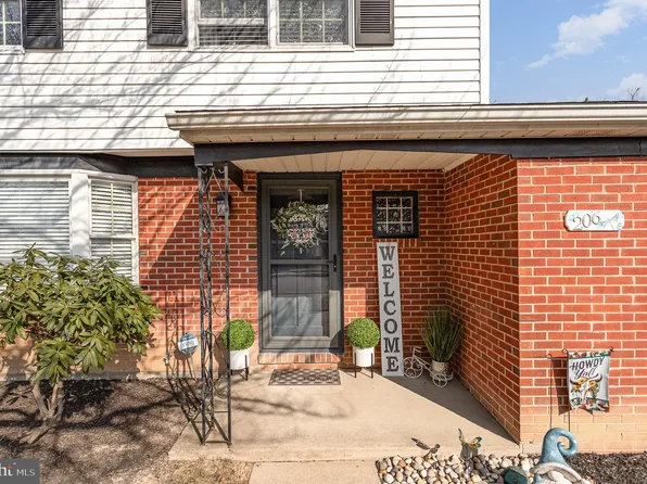 206 Linda Dr, Mechanicsburg, PA 17055