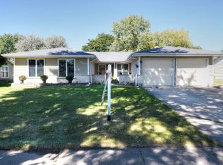 211 Circle Ave, Bloomingdale, IL 60108