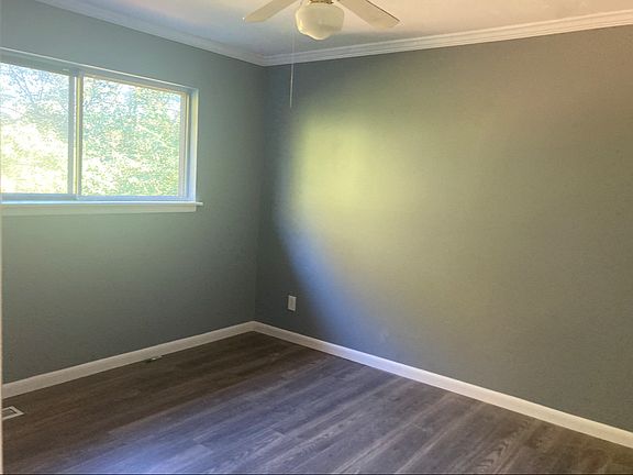 5th image of 3110 Doner Cir NW