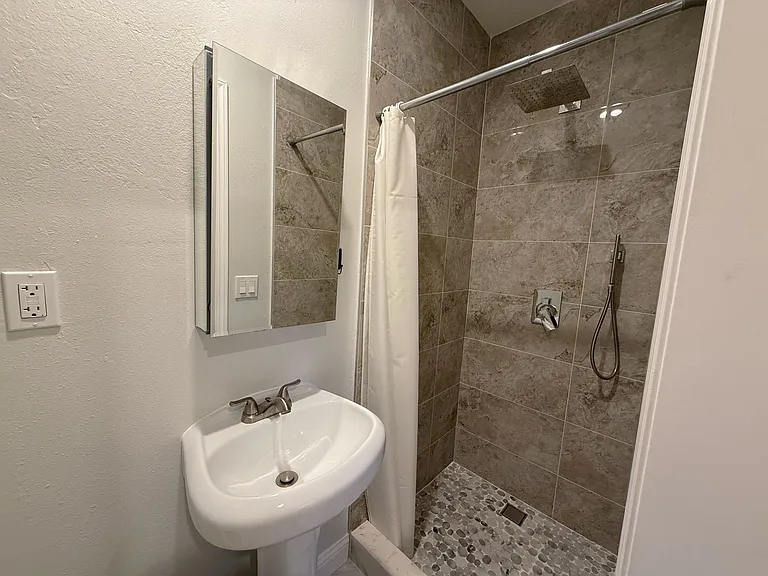 2136 Placer Dr — Photo 6
