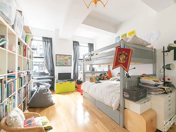 4th image of 99 John St APT 1703