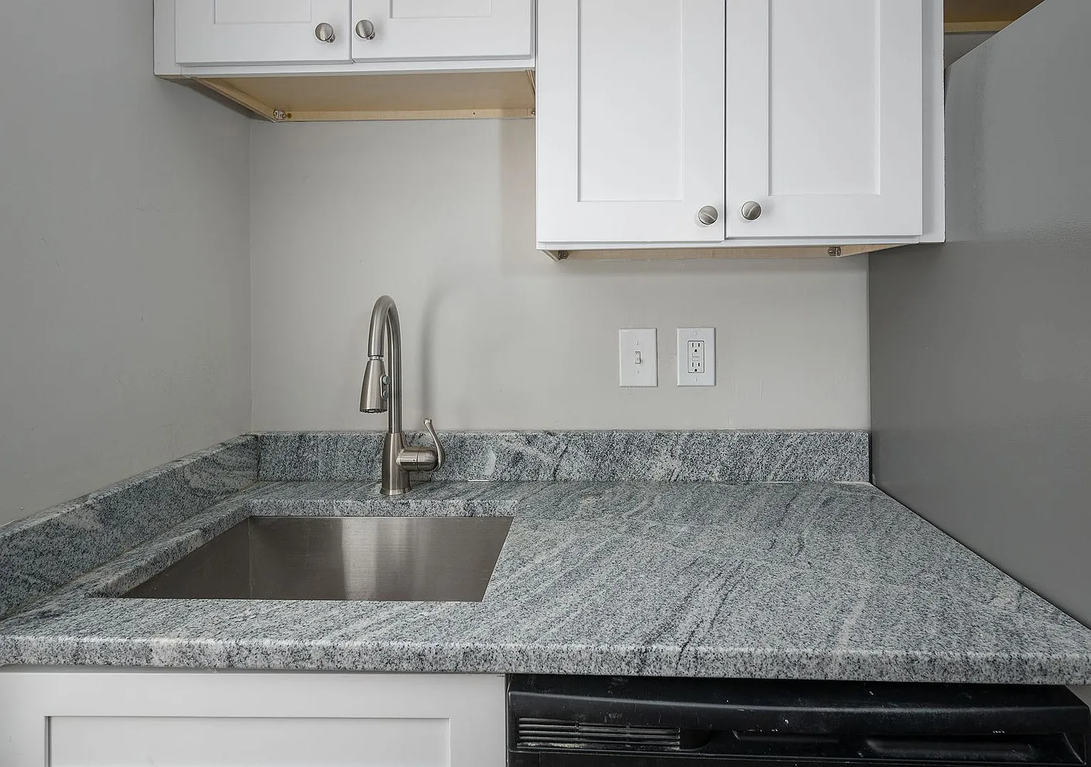 3220 Bayonne Ave — Photo 3