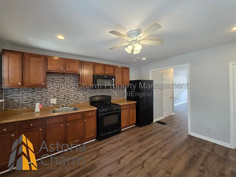 1726 Darley Ave — Photo 13