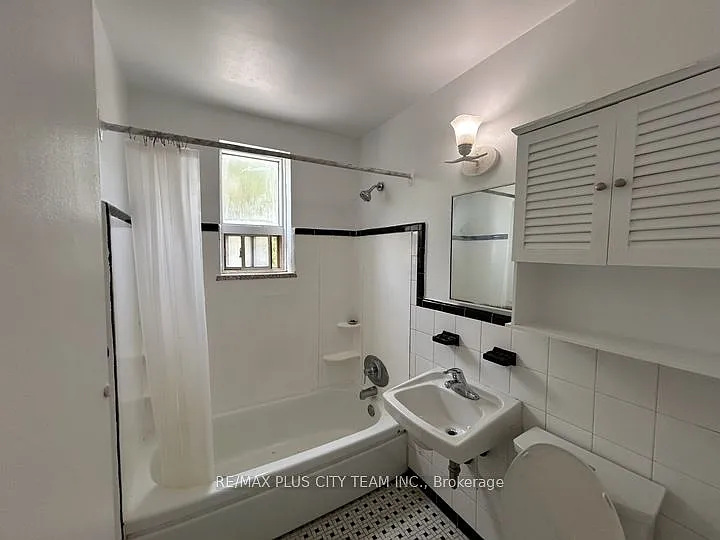 316 Saguenay Ave #6 — Photo 10