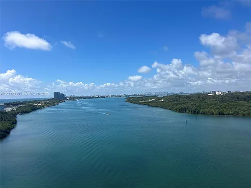 300 Bayview Dr Photo 1