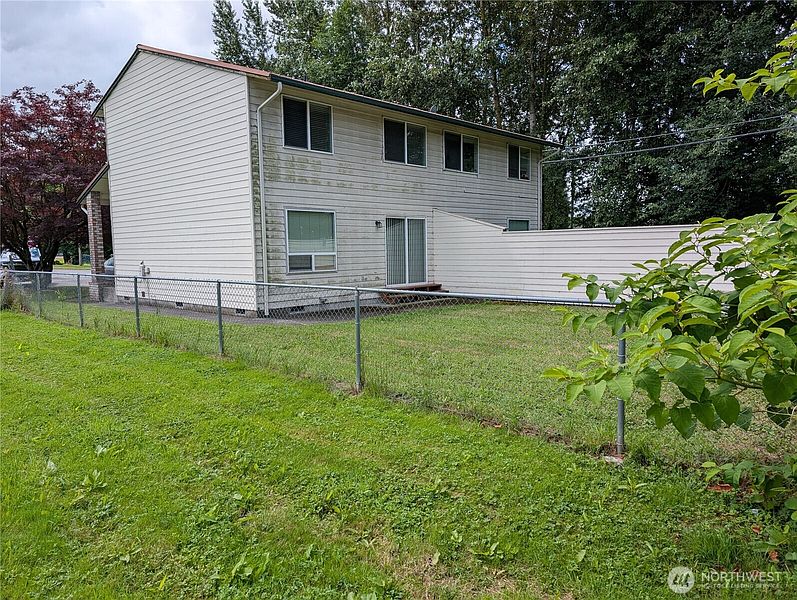 5th image of 326 W Munro Street