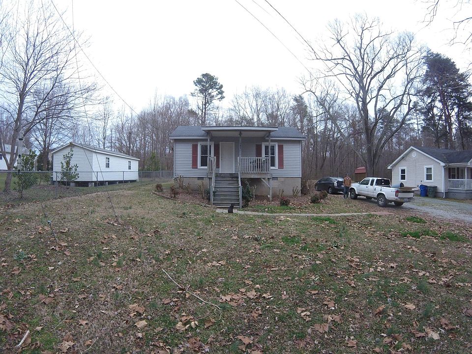 1st image of 701 Cummings St