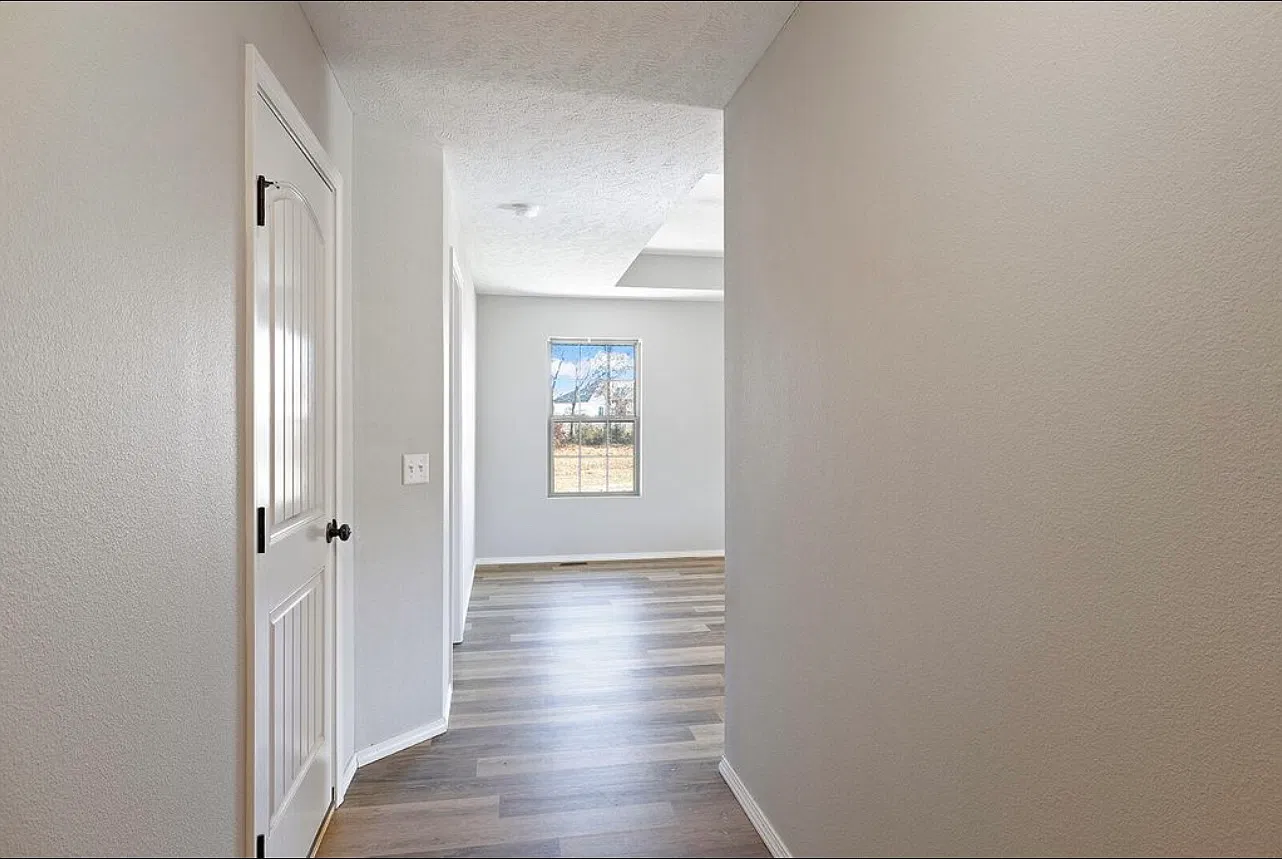 3 bed, 1375 sqft, $1,700 — Photo 2
