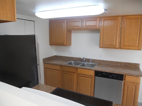 Upgraded cabinets & stainless-steel dishwasher