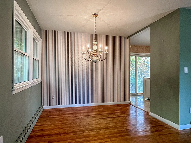 102 Raymbault Dr — Photo 8