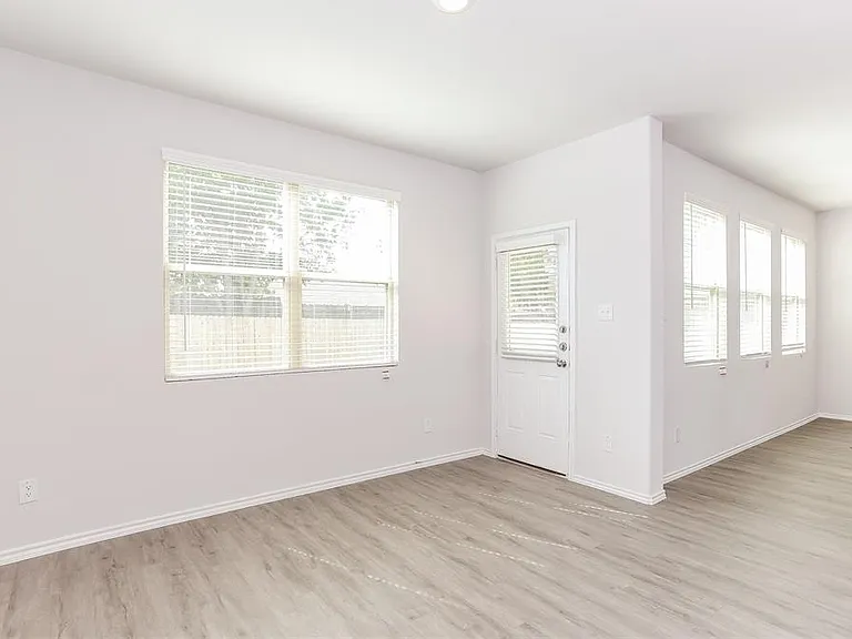 8317 Camellia Tree Ct #8317 — Photo 3