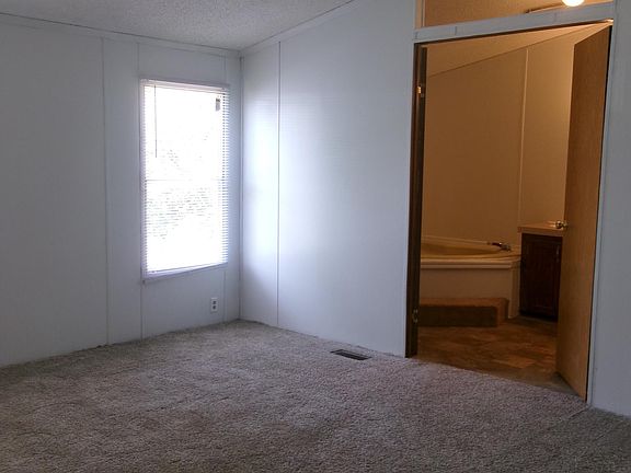 5th image of 307 Red Oak Dr