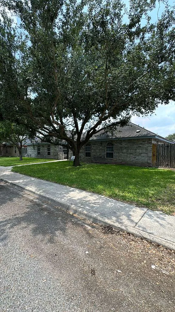 1907 Bahamas Drive - 2 — Photo 1