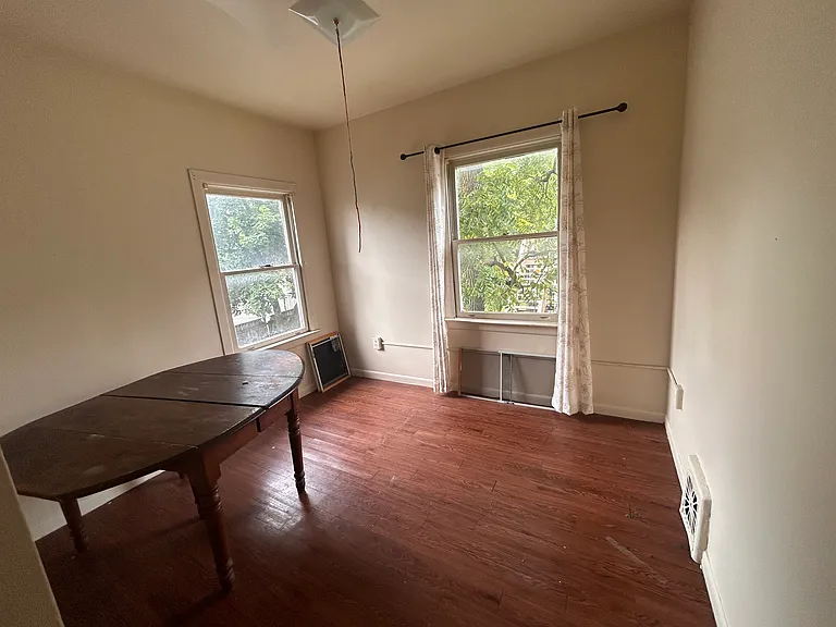 133 Woodlawn Ave — Photo 4
