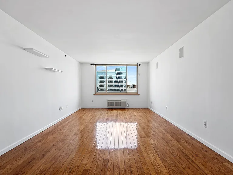 1 2nd St #2506 — Photo 3