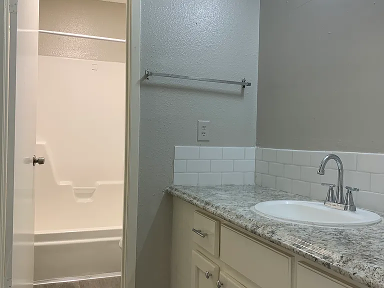 6114 W Mount Houston Rd #C — Photo 5