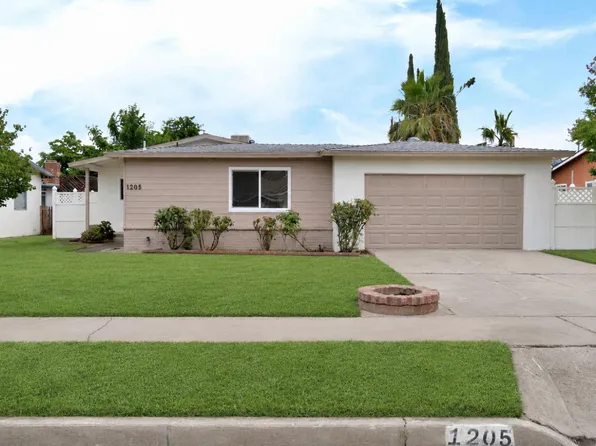 1205 Rogers St, Madera, CA 93638