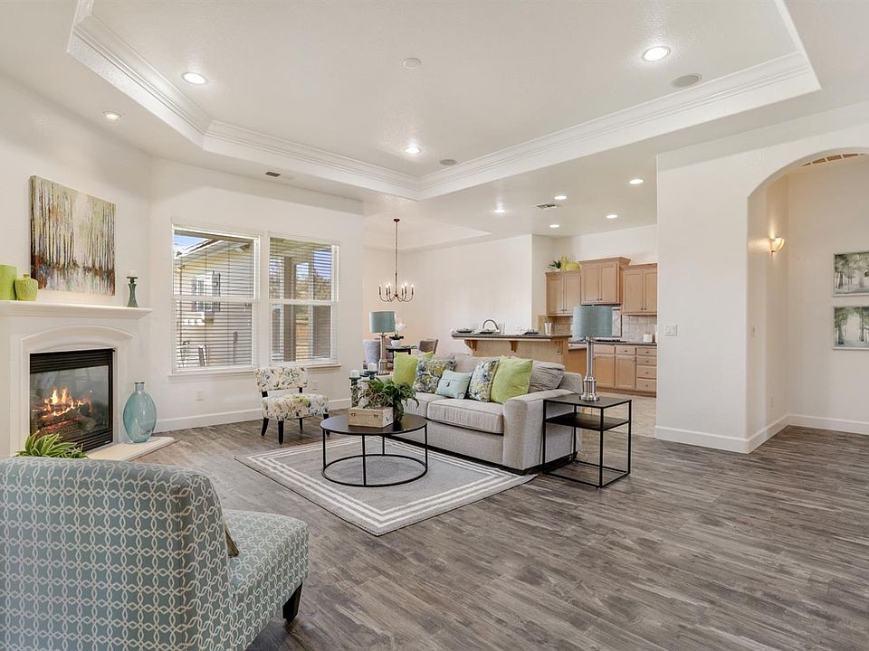 1st image of 377 Travertine Dr