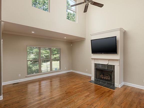 2nd image of 4446 Wellesley Dr