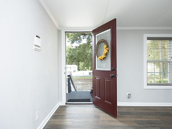 5th image of 8204 Fieldcrest Ln