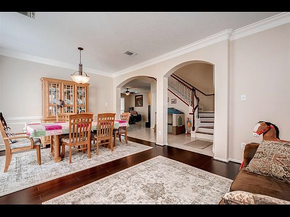 5th image of 2137 Robinwood Dr
