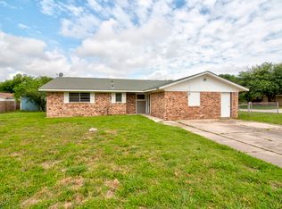 1929 Arkansas St, Gainesville, TX 76240