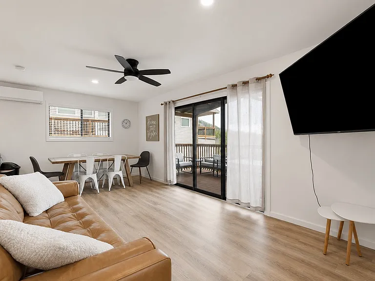 11904 White Oak Dr — Photo 14