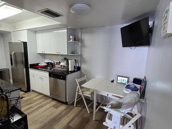 5th image of 6039 Collins Ave Ph 25