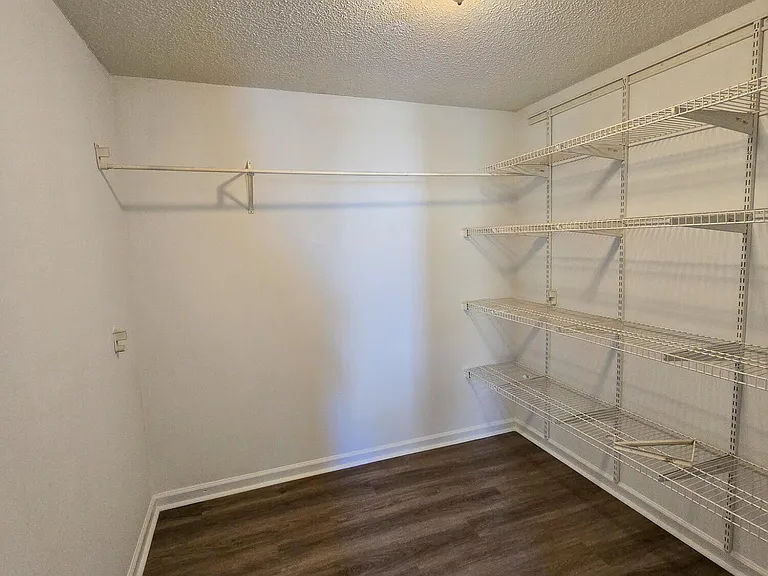2205 Dungiven Ct — Photo 56
