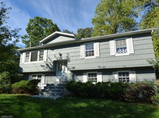 33 Robert St, Flanders, NJ 07836