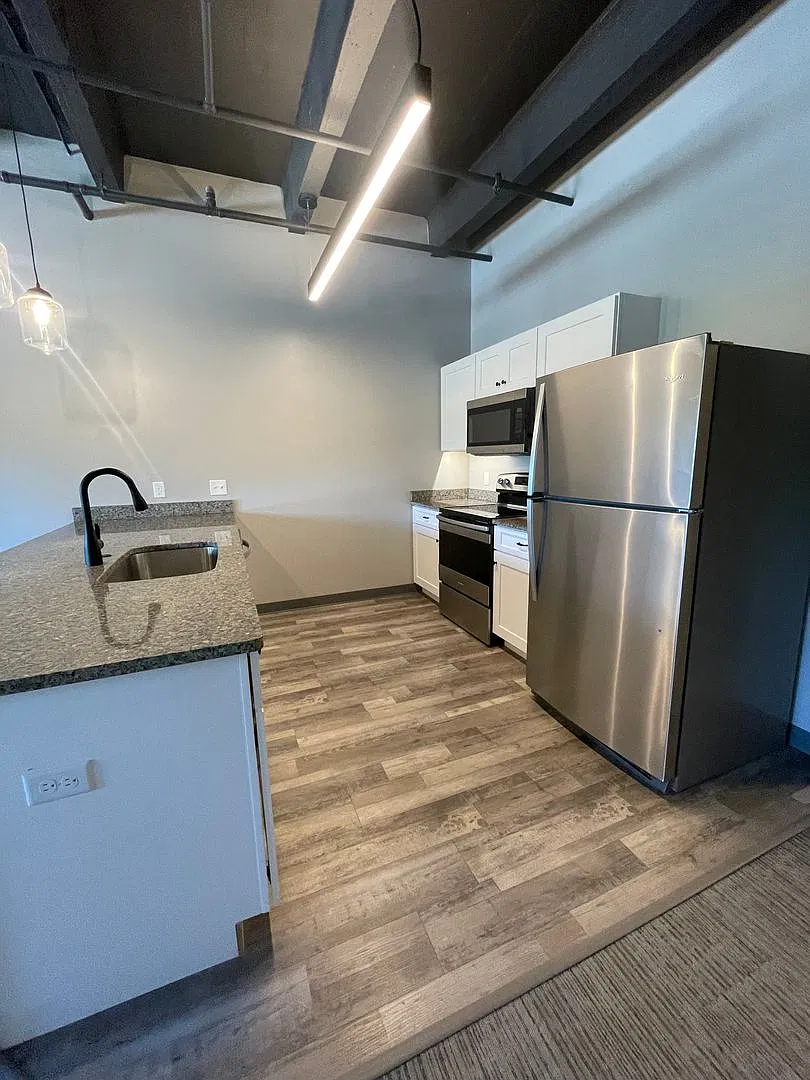 712 Commercial St. Apt 209 — Photo 1